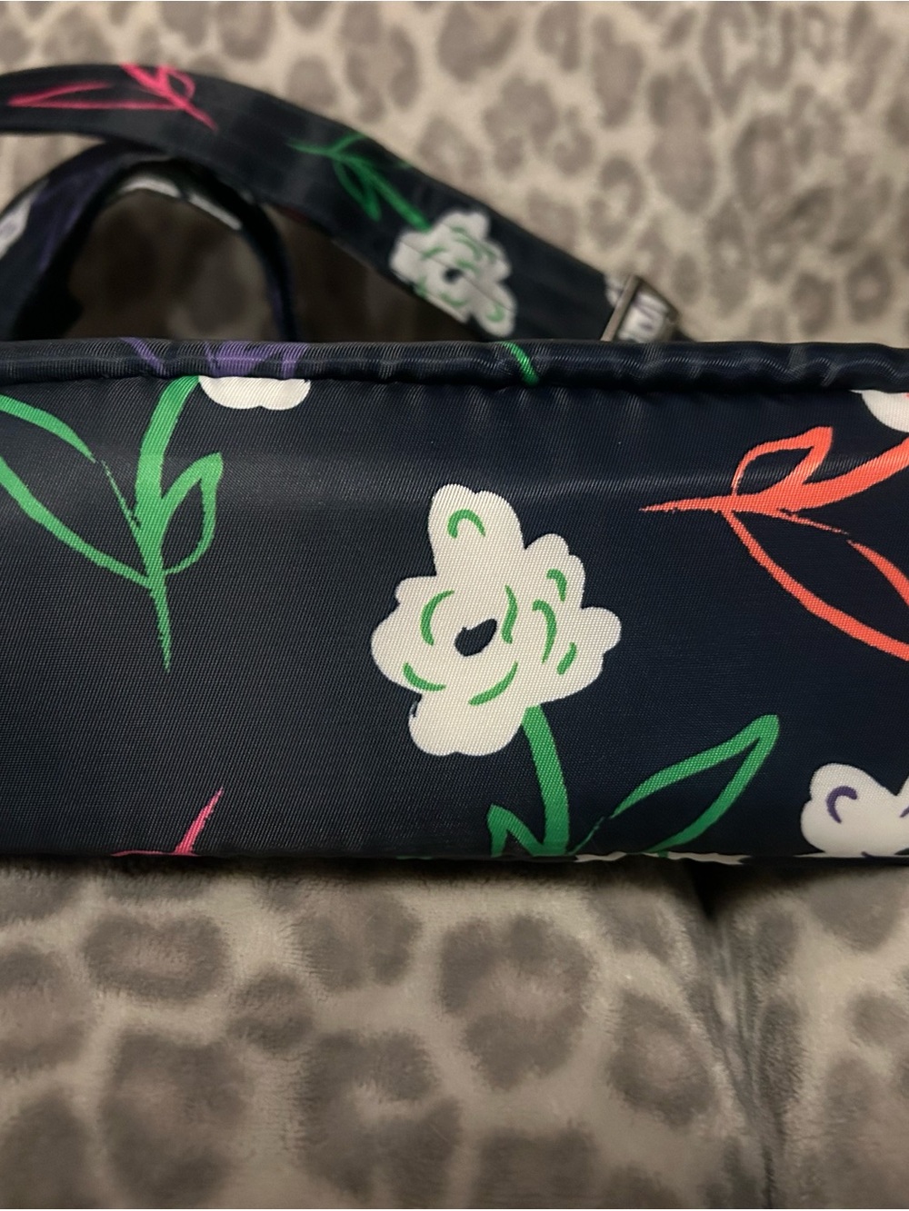 Quilted Sheen Floral Crossbody Bag in Navy - Picture 3 of 4